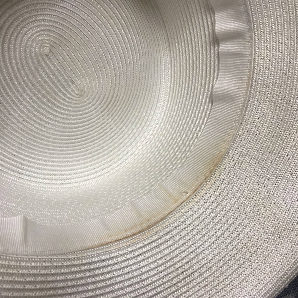 White spring summer Hat 💕 - Picture 5 of 6